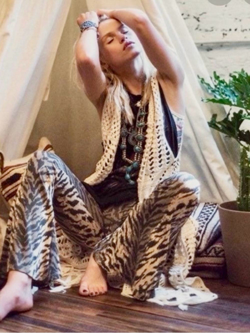 SPELL Hendrix Bells Bottoms - Picture 3 of 5